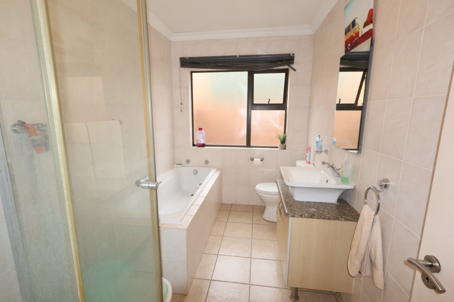 2 Bedroom Property for Sale in Vredenhof Sh Free State